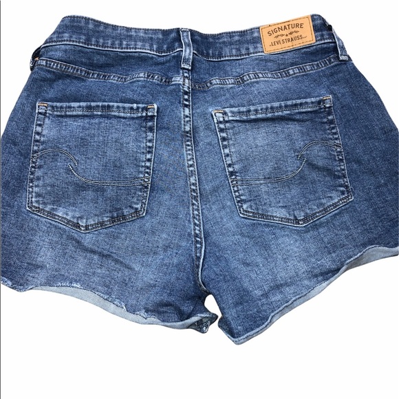 Signature Levi Strauss 4/27 high rise denim shorts - Picture 2 of 9